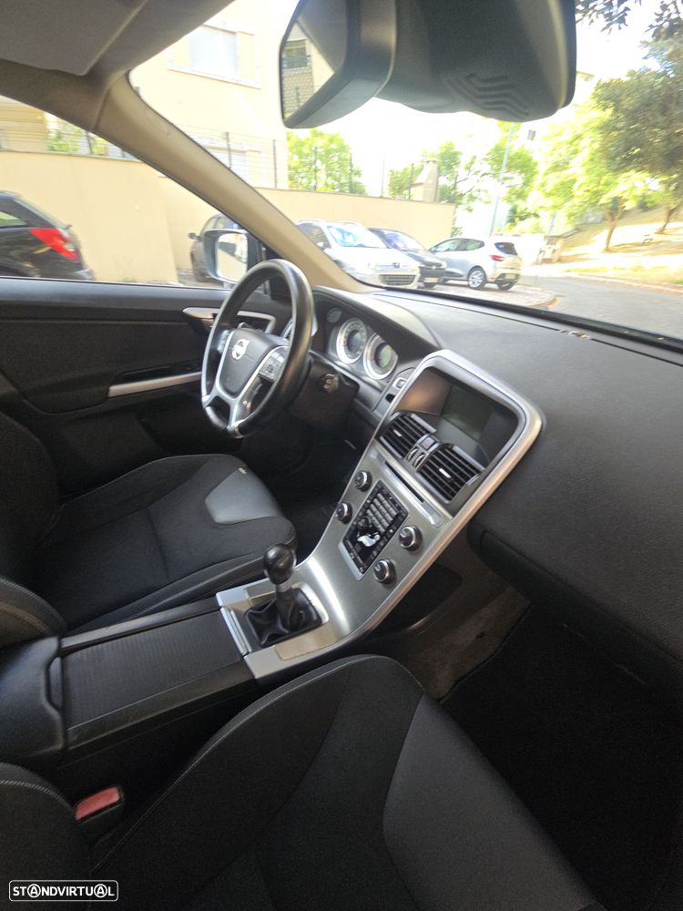 Volvo XC 60 2.0 D3 Drive Momentum Start/Stop - 31
