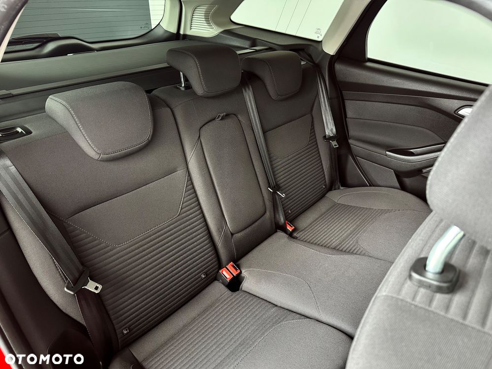 Ford Focus SW - 16