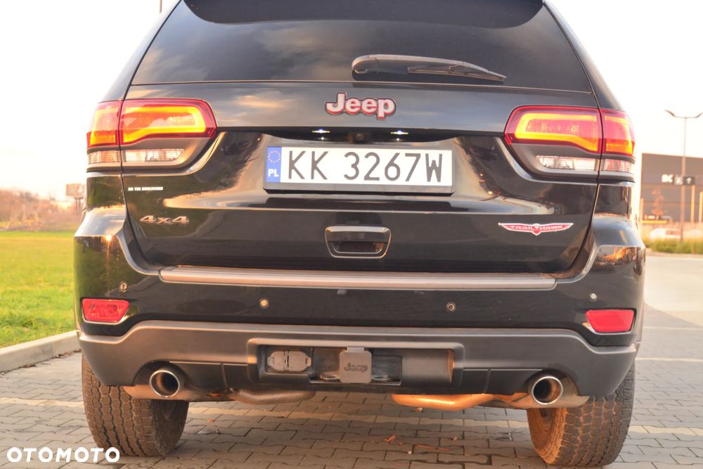Jeep Grand Cherokee - 24