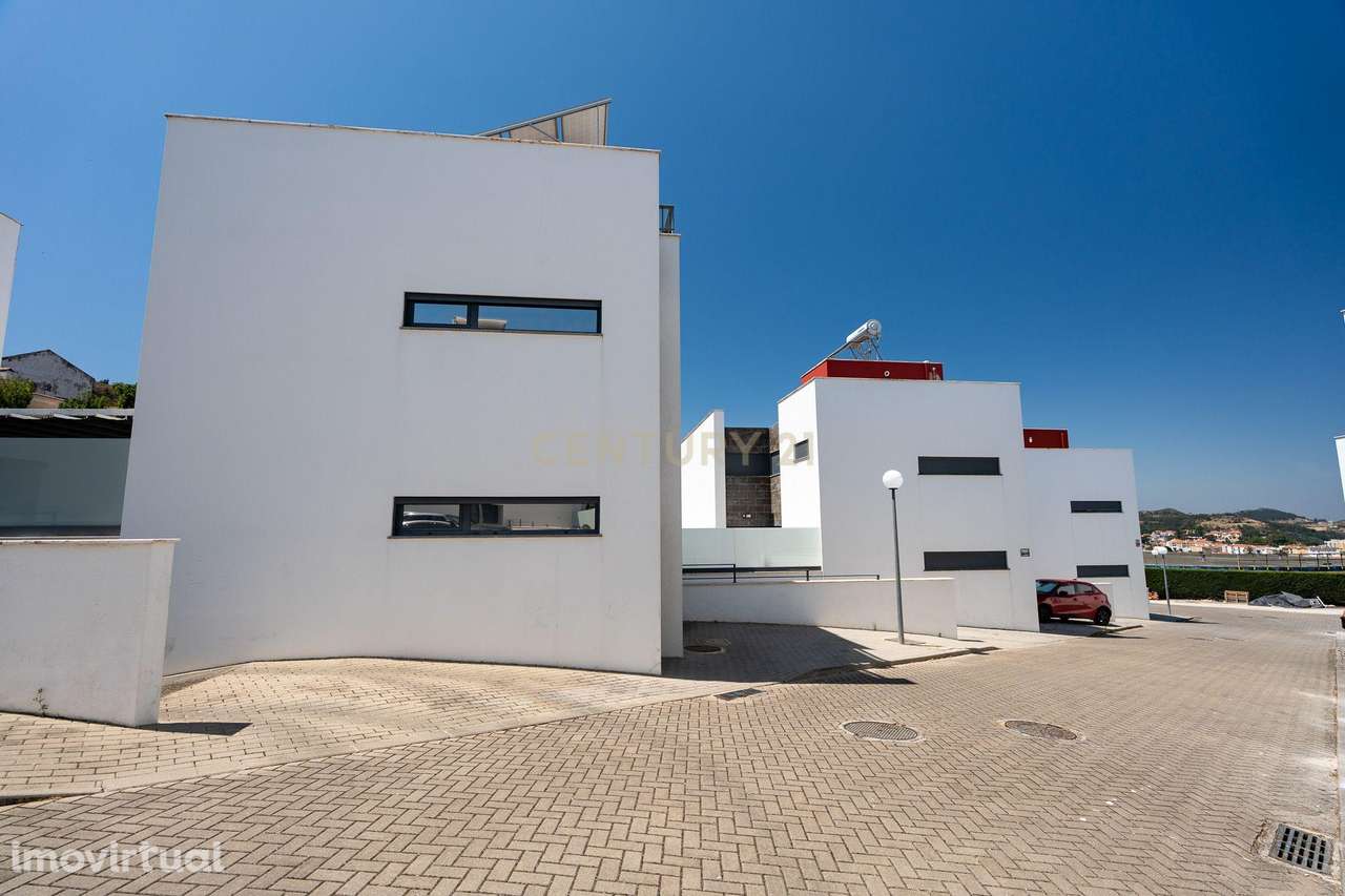 ** Moderna Moradia T4 c/ piscina e rooftop no condomínio privado "Vill - Grande imagem: 4/60