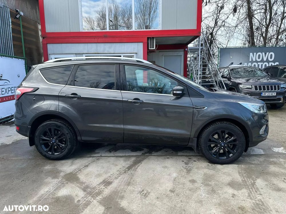 Ford Kuga 2.0 TDCi 4WD Powershift Titanium - 4