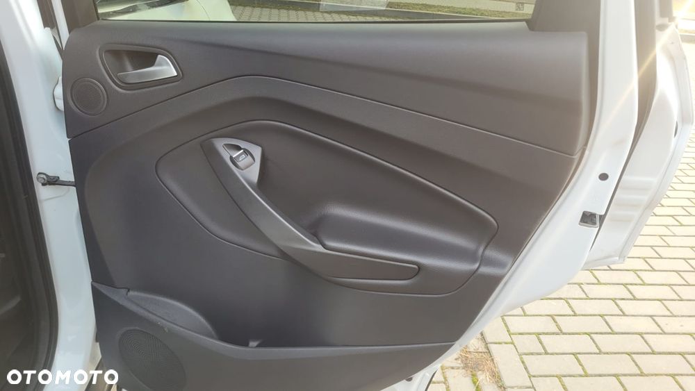 Ford Kuga 2.0 TDCi 4x4 Titanium - 16