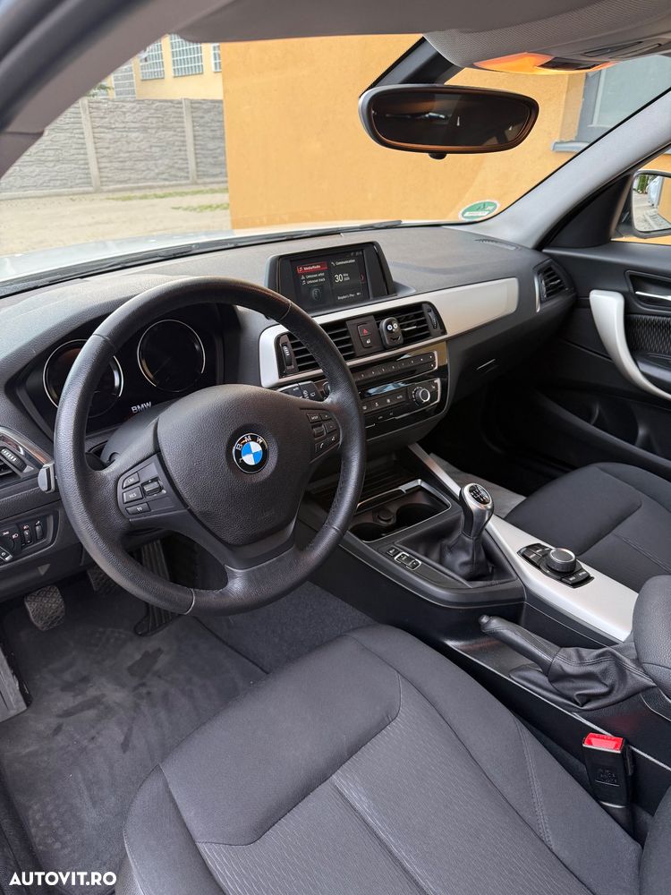 BMW Seria 1 118i Sport Line Shadow - 12