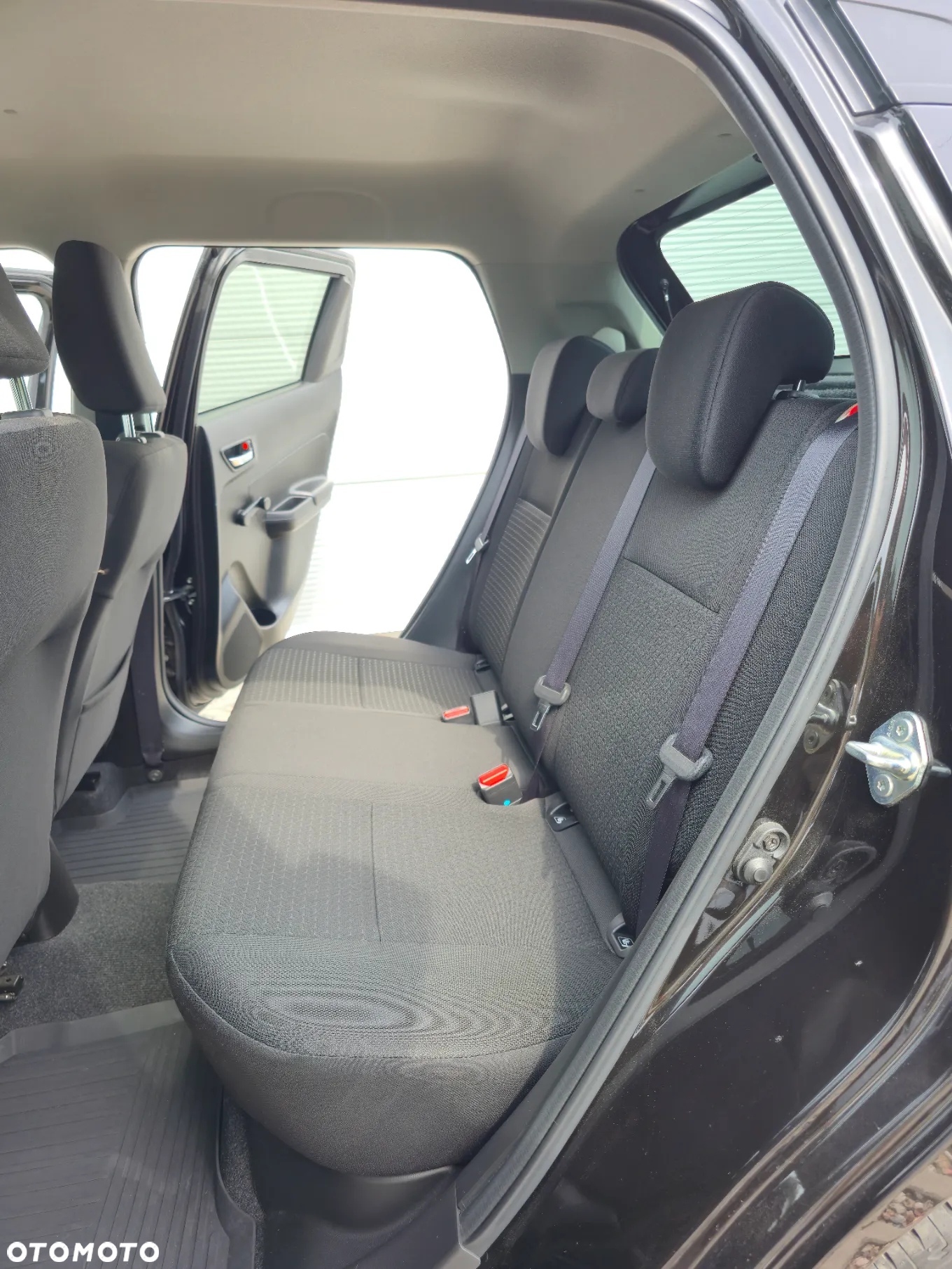 Suzuki Swift 1.2 Premium Plus - 17