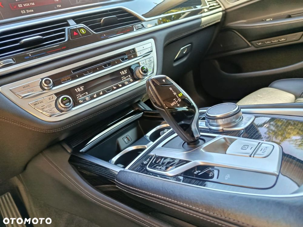 BMW Seria 7 740d xDrive - 16