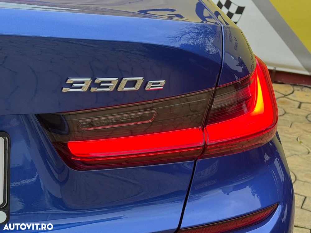BMW Seria 3 330e Aut. M Sport - 19