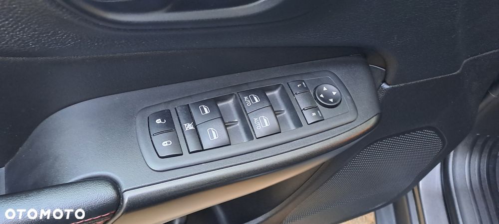 Jeep Cherokee - 19