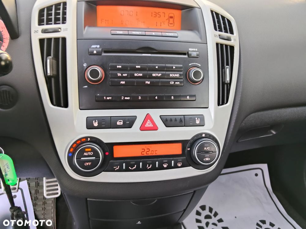 Kia Ceed - 28
