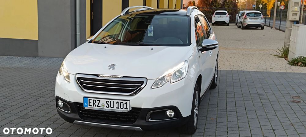 Peugeot 2008 1.2 Pure Tech Allure S&S - 10