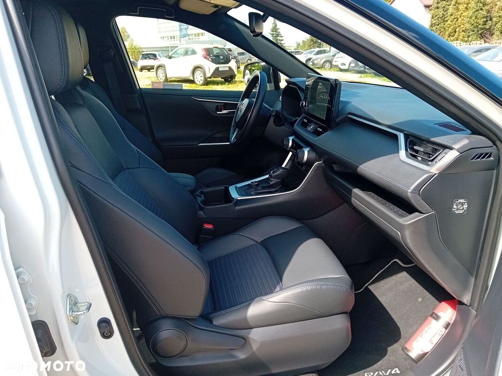 Toyota RAV4 - 6