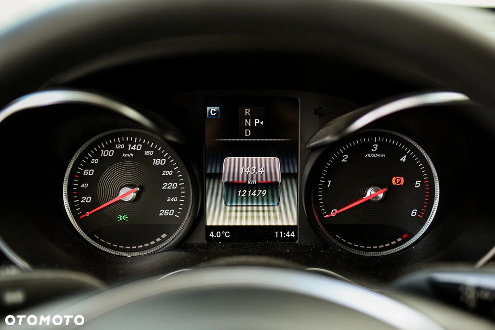 Mercedes-Benz Klasa C 180 (BlueTEC) d 7G-TRONIC - 26