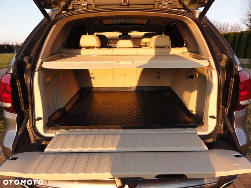 BMW X5 xDrive50i Sport-Aut - 8