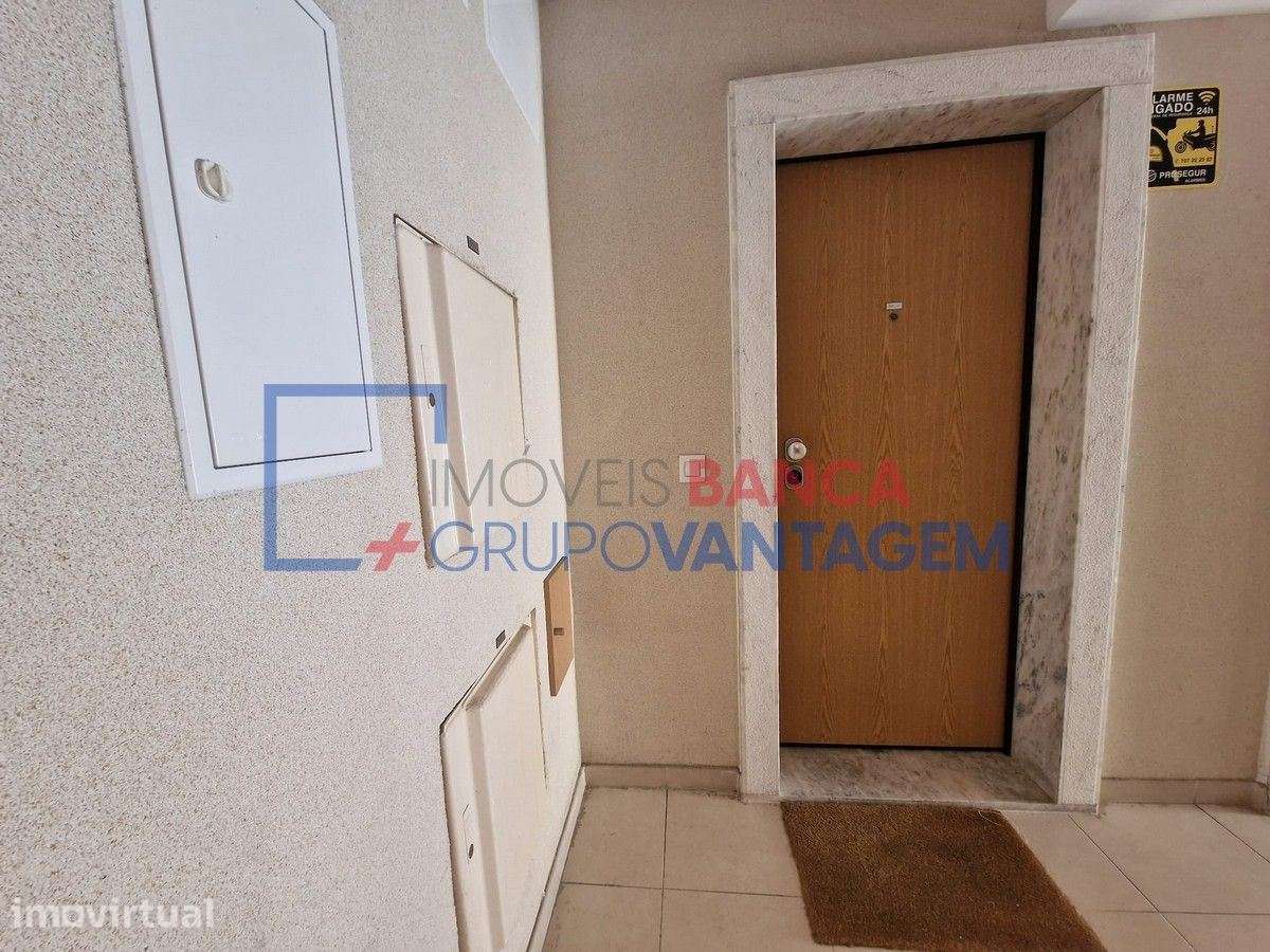 Apartamento T3 Duplex Barreiro - Grande imagem: 2/20