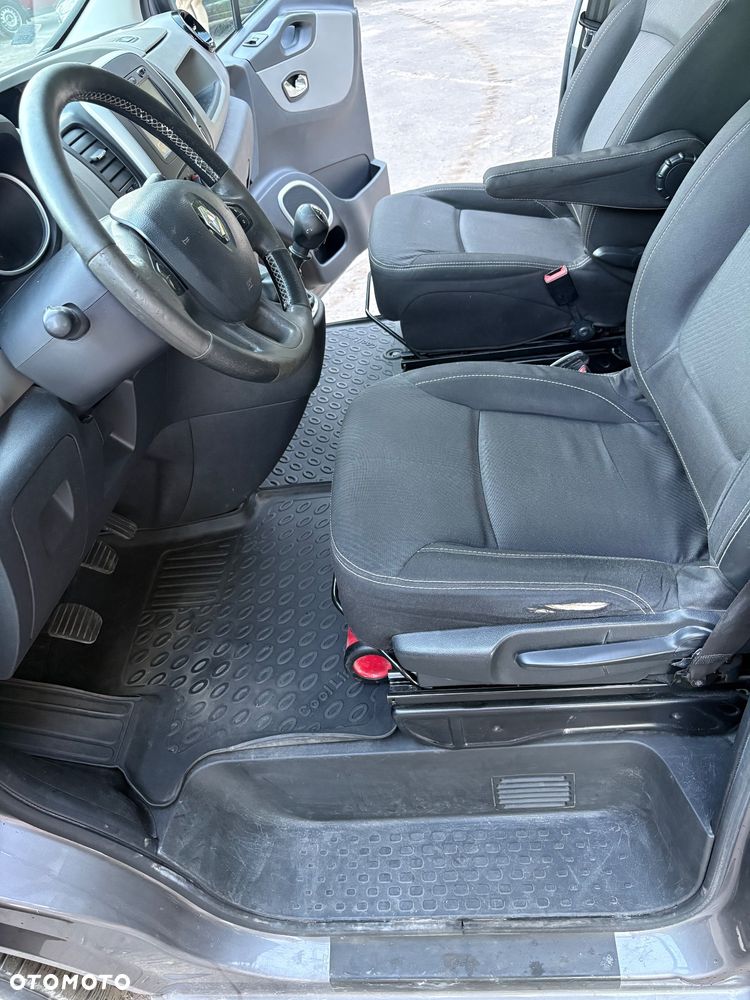 Renault Trafic - 11