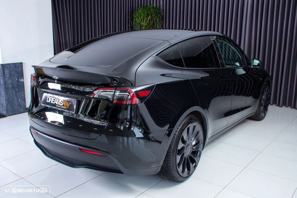 Tesla Model Y Performance Dual Motor AWD - 4