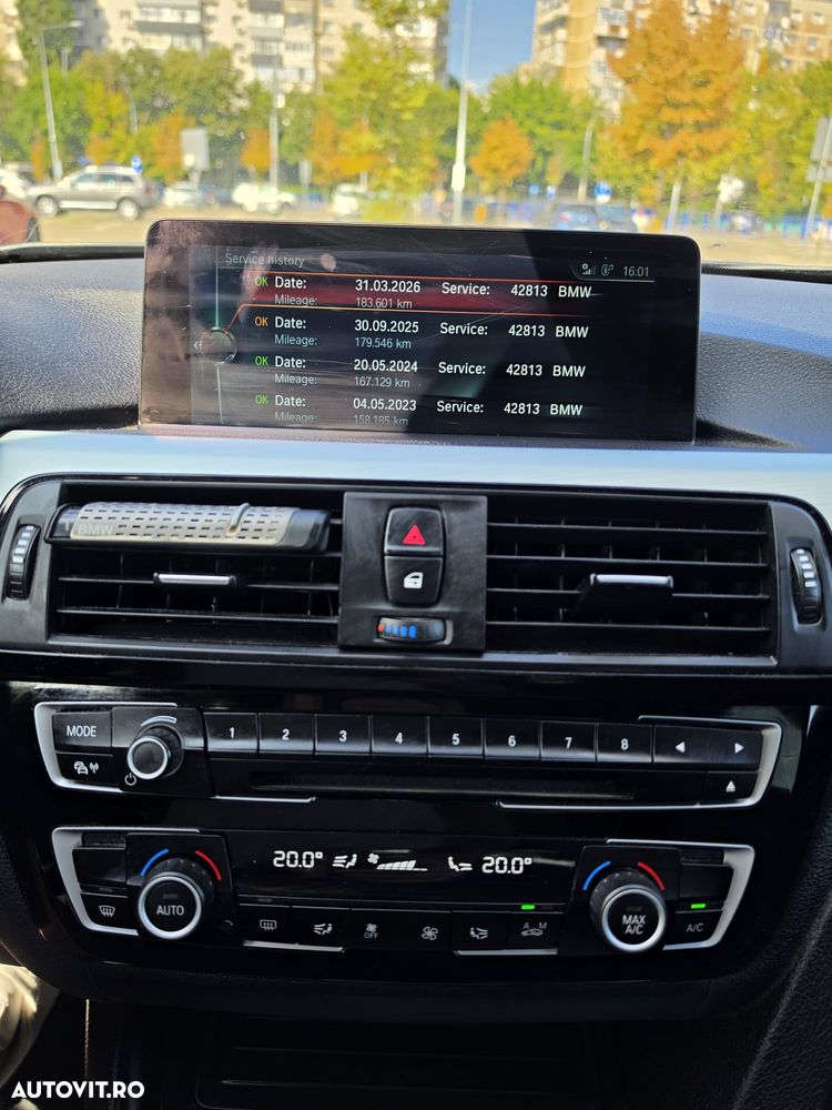BMW Seria 3 330e iPerformance M Sport - 12