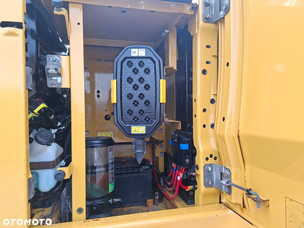 Caterpillar CAT 320 GC Rok 2020 - 6