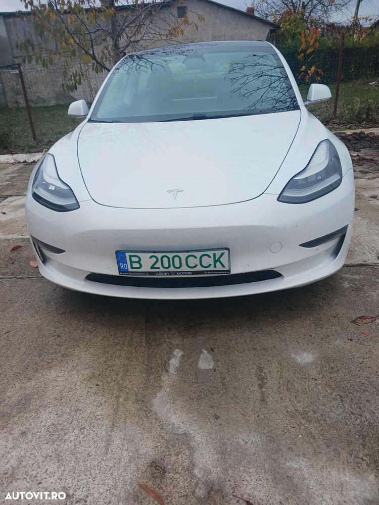 Tesla Model 3 - 1