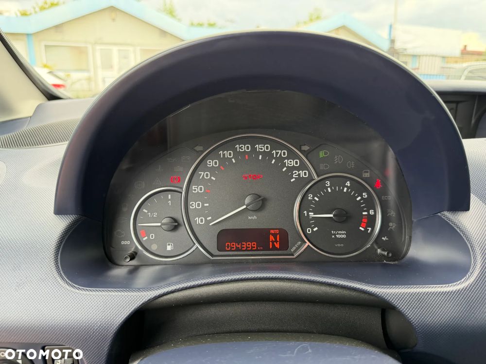 Peugeot 1007 - 17