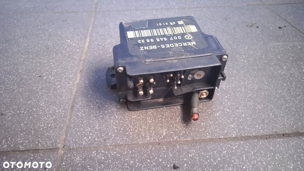 Przekaźnik świec żarowych Mercedes W124 0075459832 - 2