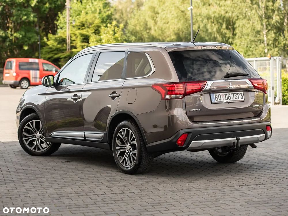 Mitsubishi Outlander 2.2 DID Intense + 4WD - 10