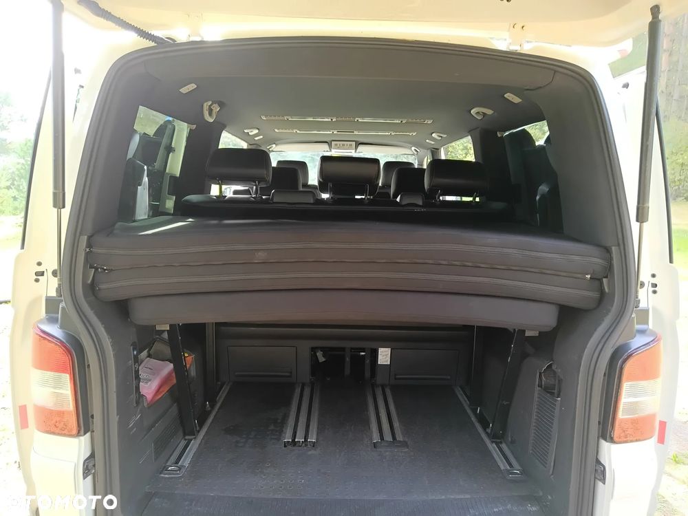 Volkswagen Multivan - 12