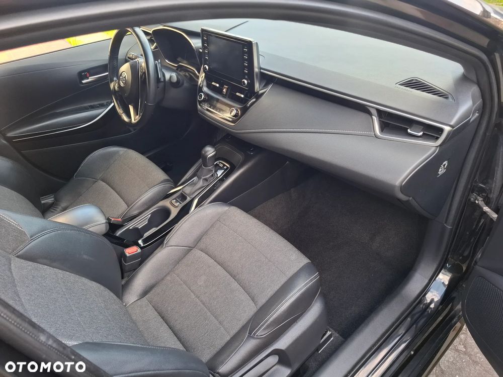 Toyota Corolla 2.0 Hybrid Comfort - 11