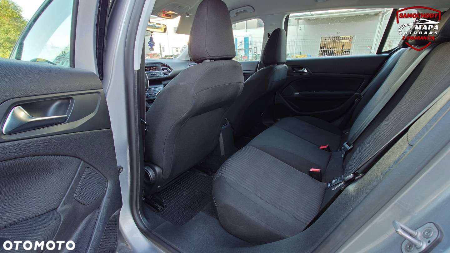 Peugeot 308 - 8