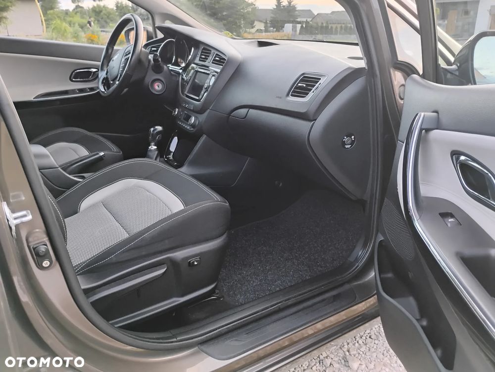 Kia Ceed 1.6 GDI Dream Team Edition - 12