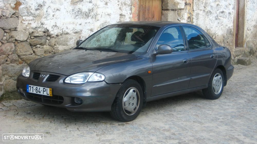 Hyundai Lantra - 1