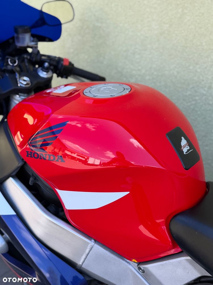 Honda CBR - 35