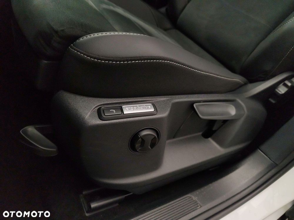 Volkswagen T-Roc 1.5 TSI R-Line DSG - 13