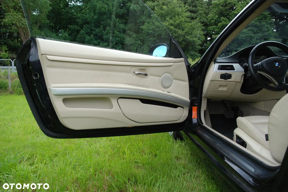 BMW Seria 3 325xi - 22