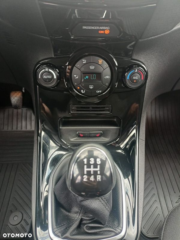 Ford Fiesta - 28
