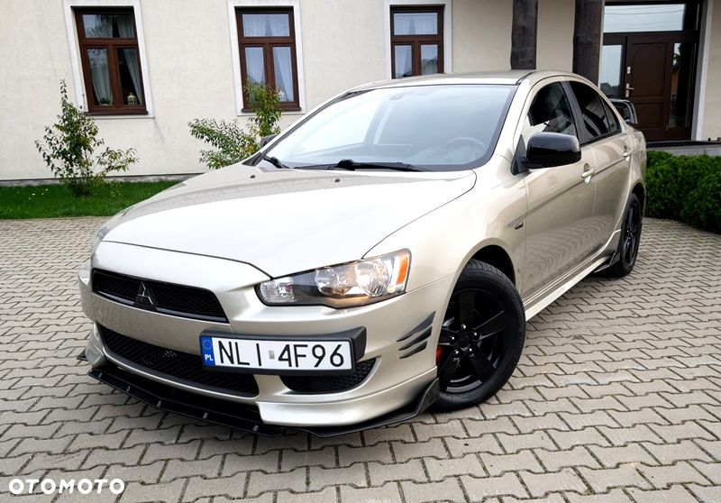 Mitsubishi Lancer - 10