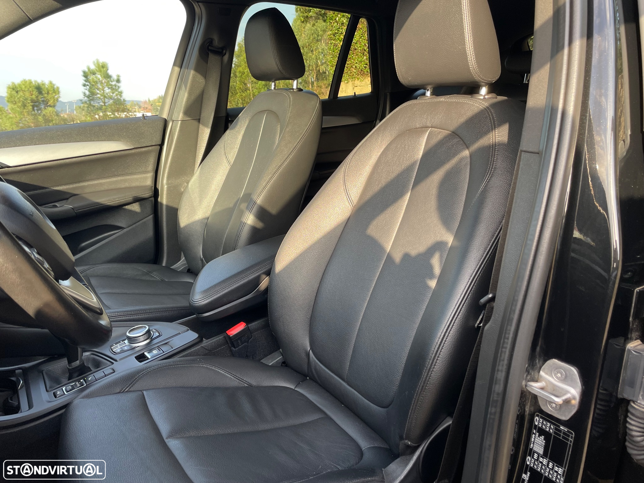 BMW X1 16 d sDrive Auto Line Sport - 28