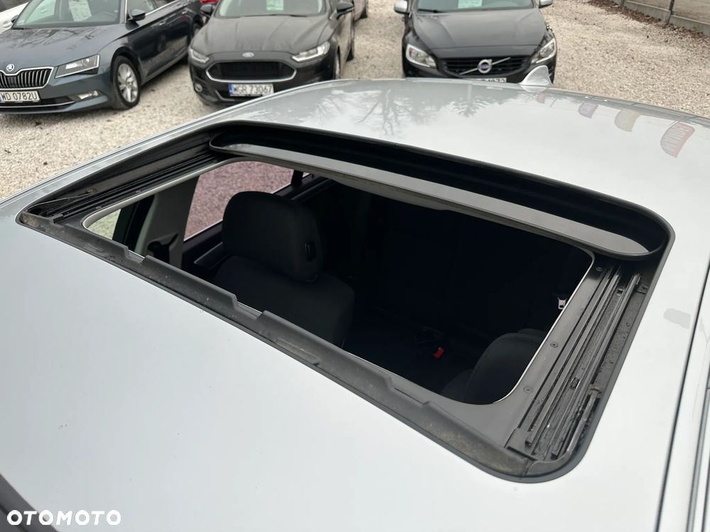 BMW Seria 5 523i - 34