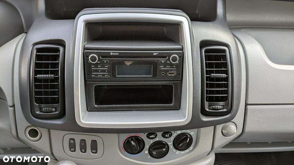 Opel Vivaro - 24