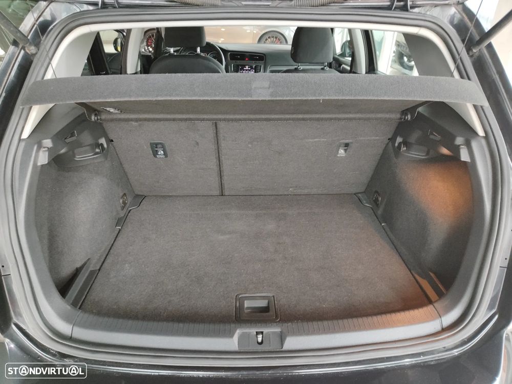 VW Golf 1.6 TDi Trendline BlueMotion - 16