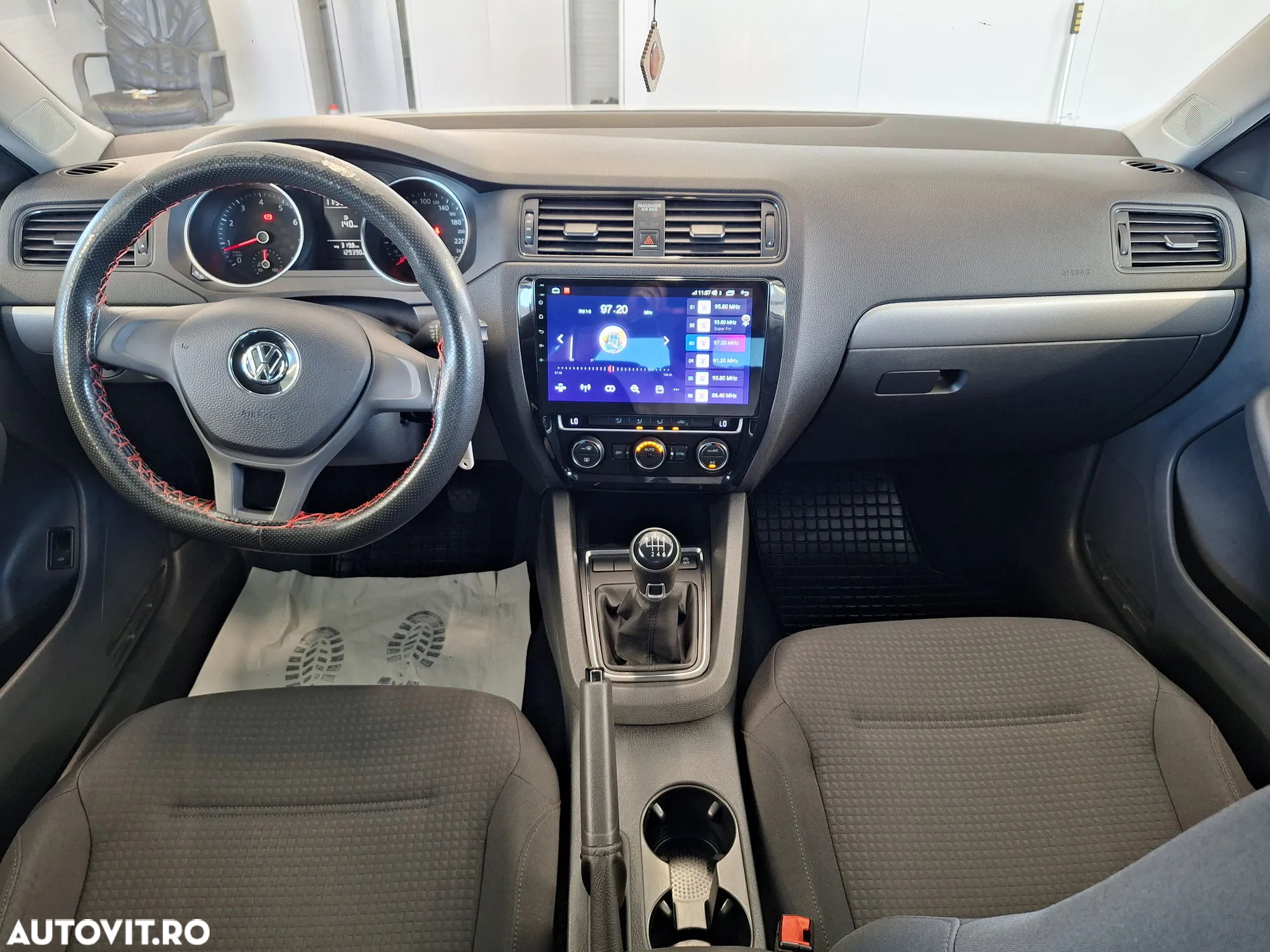Volkswagen Jetta - 12