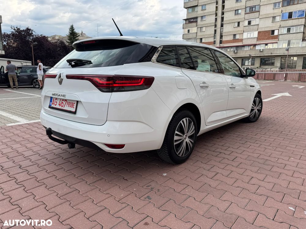 RENAULT Megane 2023 — imagine 35
