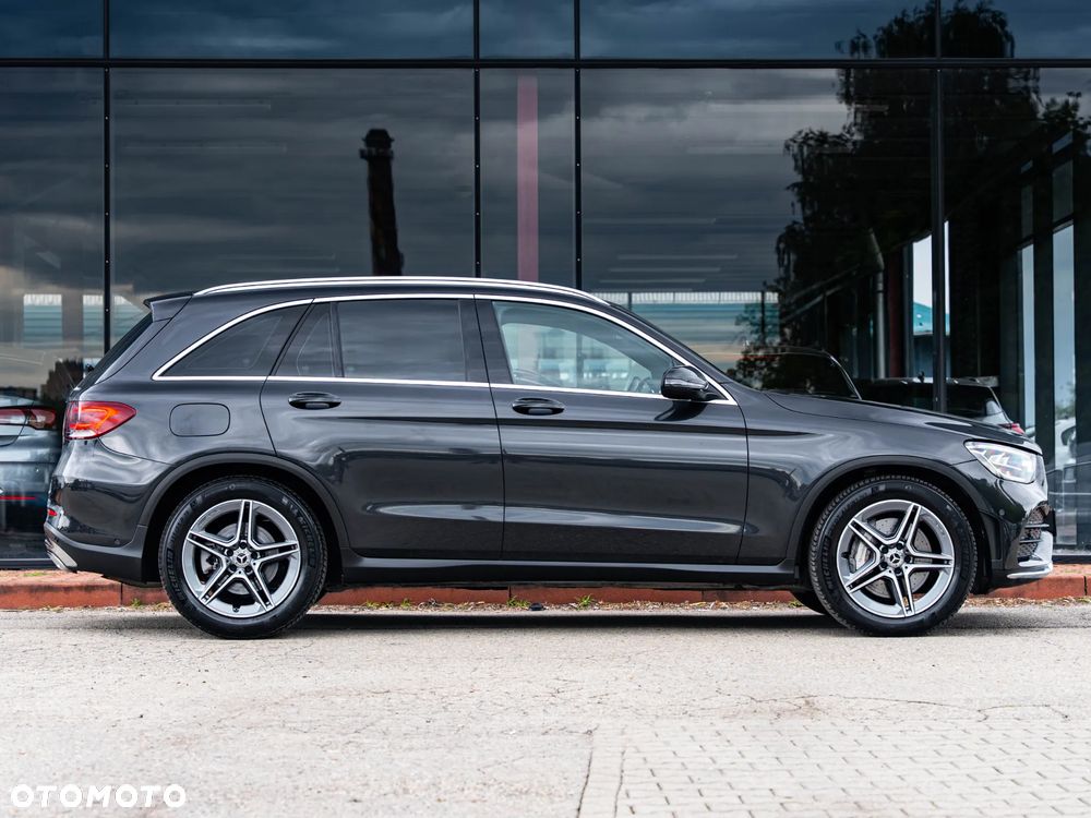 Mercedes-Benz GLC 200 4Matic 9G-TRONIC AMG Line Plus - 16
