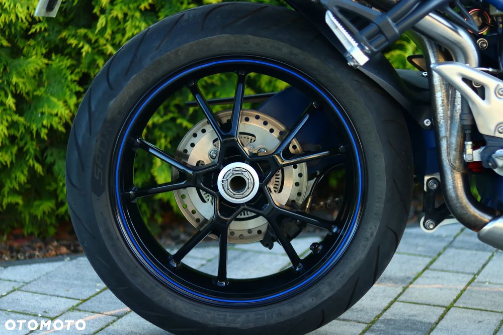 Triumph Speed Triple - 12