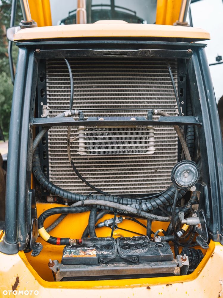 JCB 4CX - 19
