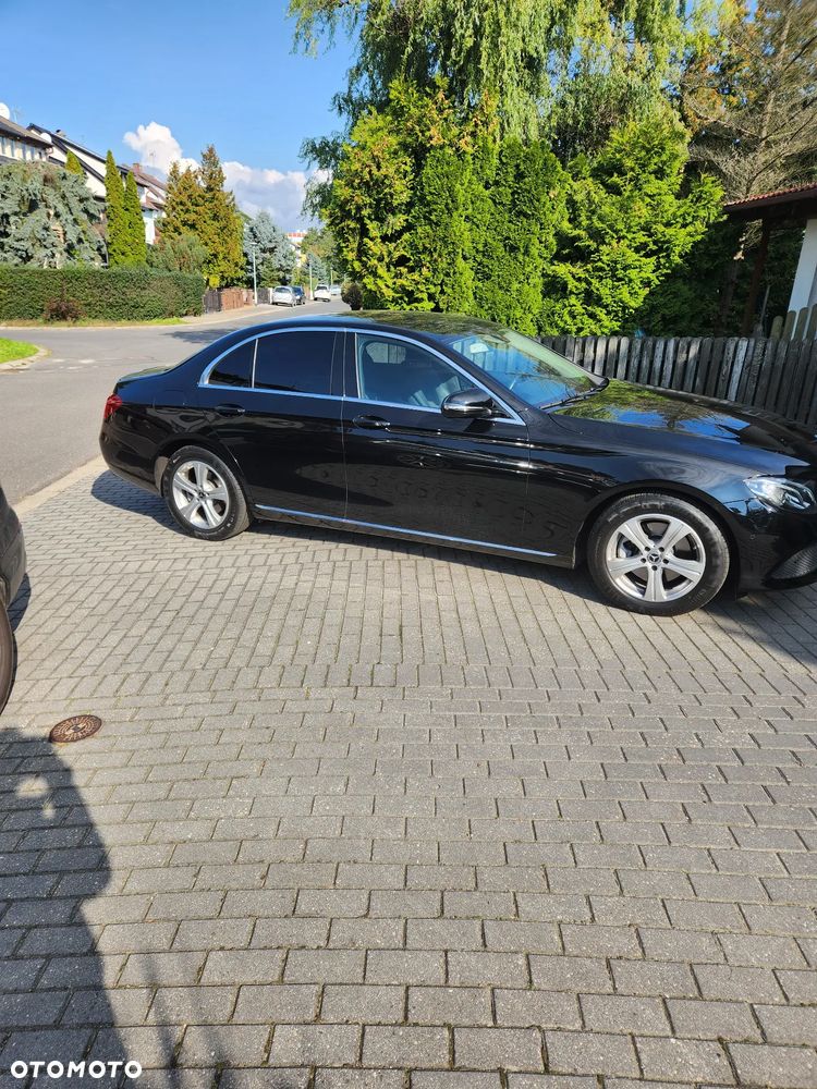 Mercedes-Benz Klasa E 220 d 4-Matic 9G-TRONIC - 11