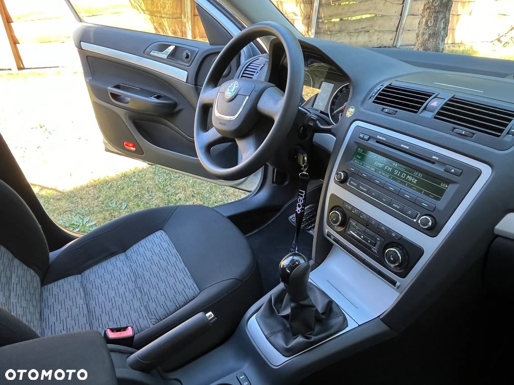 Skoda Octavia 1.6 Ambition - 7