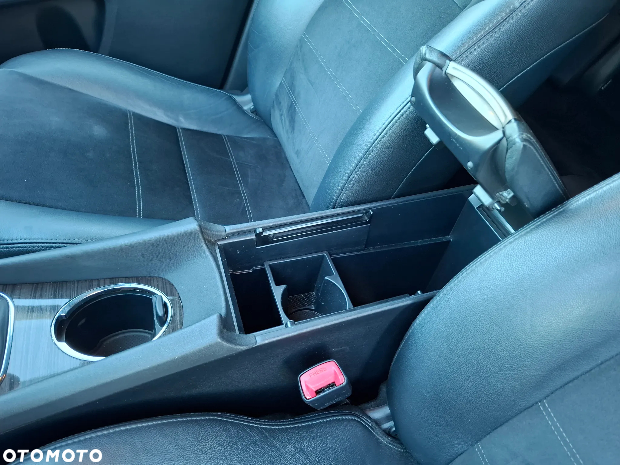 Toyota Avensis 1.8 Prestige MS - 28