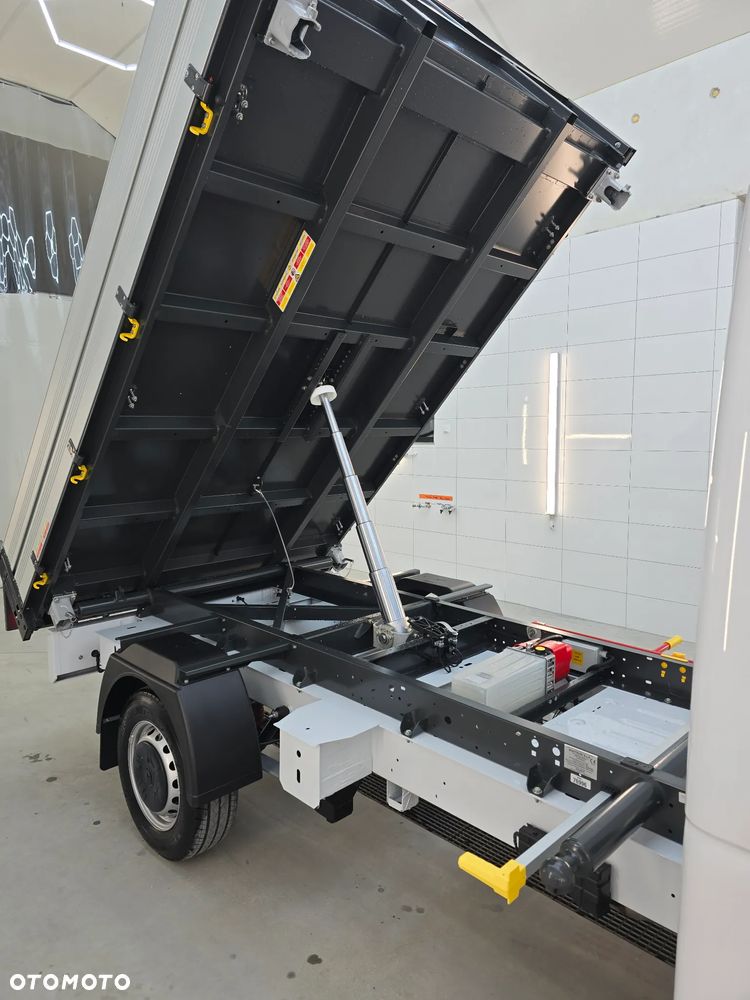 Renault MASTER 17Km WYWROTKA 3 STRONNA 1011Kg Ładowność SILNIK 2,3 AUTO NIE UŻYWANE NA GWARANCJI STAN NOWY NOWY NOWY SALON POLSKA TO SŁONIK BOGATE WYPOSAŻENIE HAK LEDY KLIMA TEMPOMAT - 22