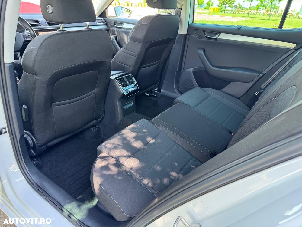Skoda Superb 2.0 TDI Style - 27