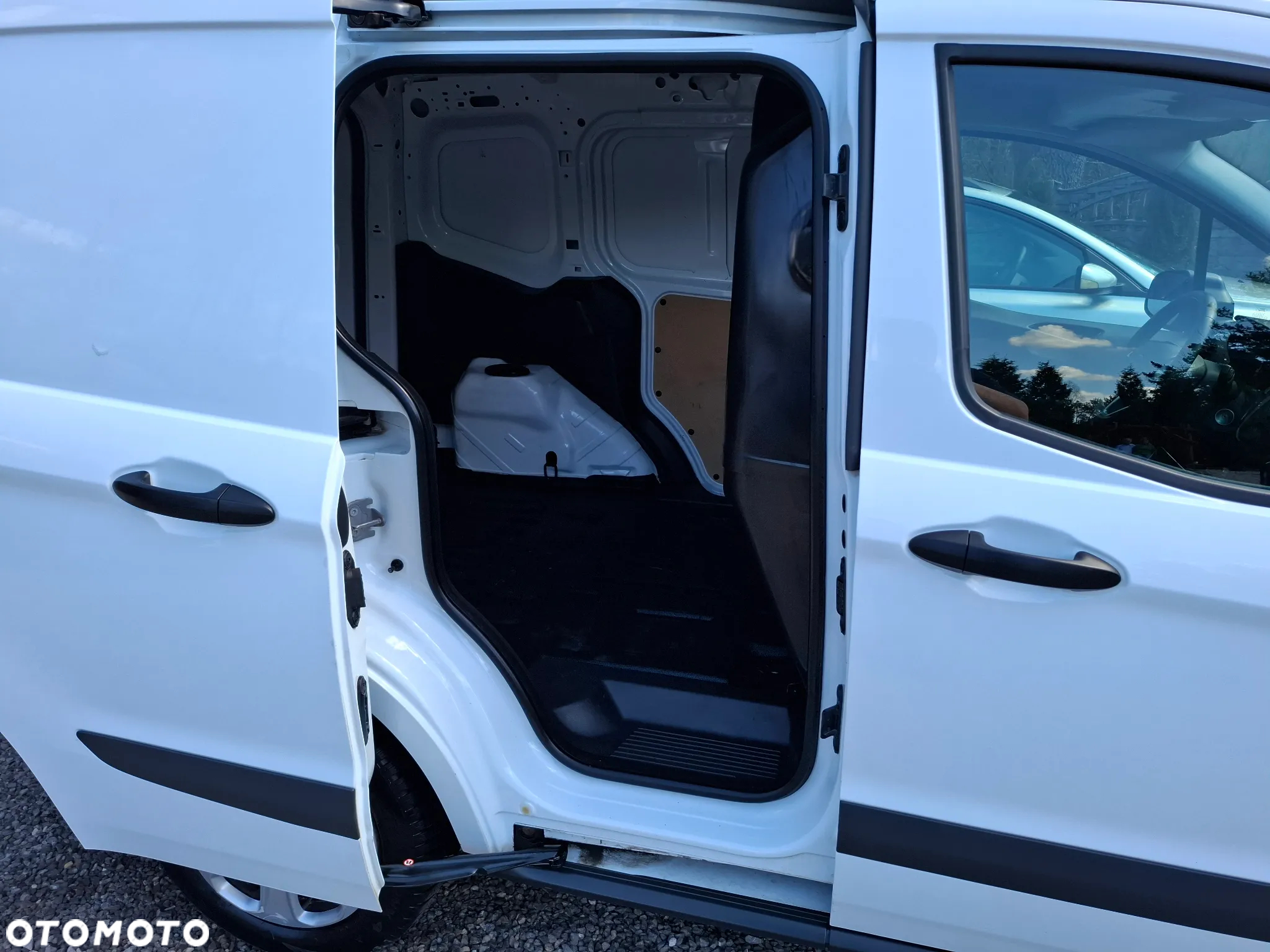 Ford Transit Courier 1.5 TDCi Ambiente - 17